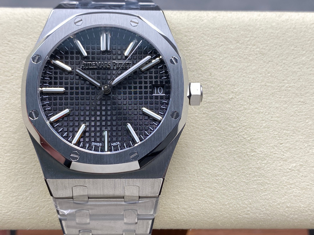 Audemars Piguet si concentra sui grandi beni di fabbrica