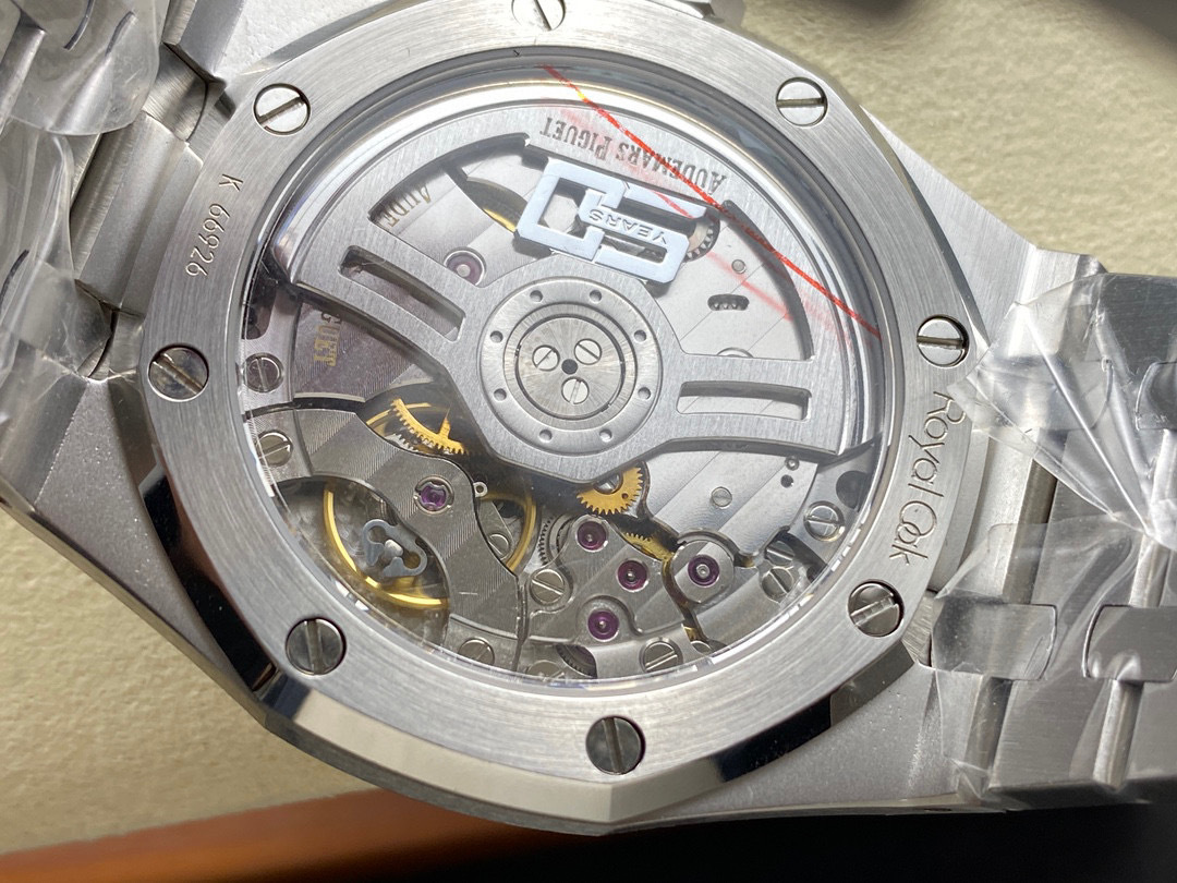 Audemars Piguet si concentra sui grandi beni di fabbrica