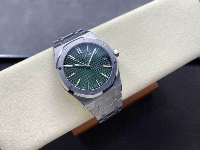 Audemars Piguet Focus on big factory goods