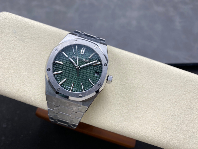 Audemars Piguet Focus on big factory goods