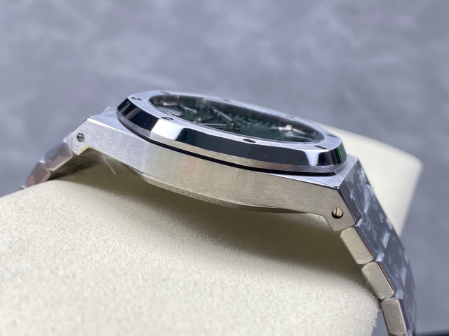 Audemars Piguet Focus on big factory goods