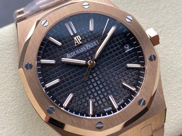 Audemars Piguet si concentra sui grandi beni di fabbrica