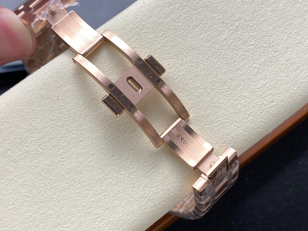 Audemars Piguet si concentra sui grandi beni di fabbrica