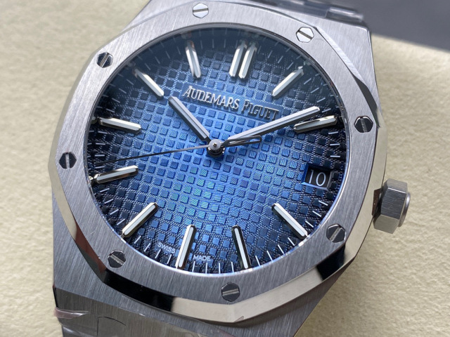 Audemars Piguet Focus on big factory goods