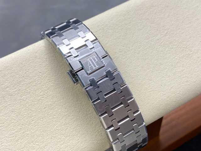 Audemars Piguet Focus on big factory goods