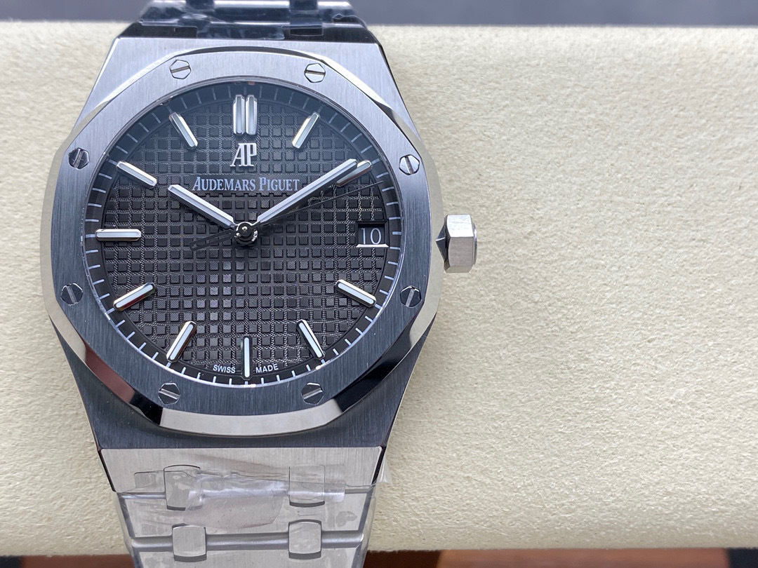 Audemars Piguet Focus on big factory goods