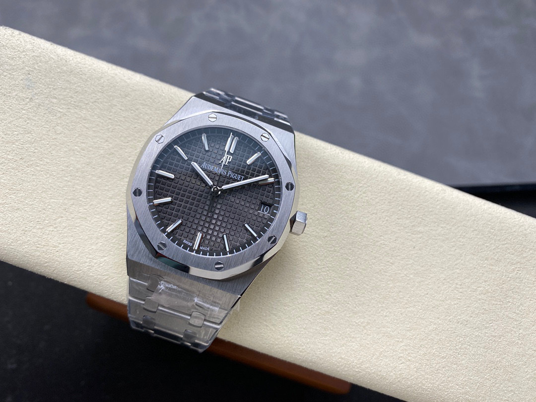 Audemars Piguet Focus on big factory goods