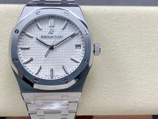 Audemars Piguet Focus on big factory goods
