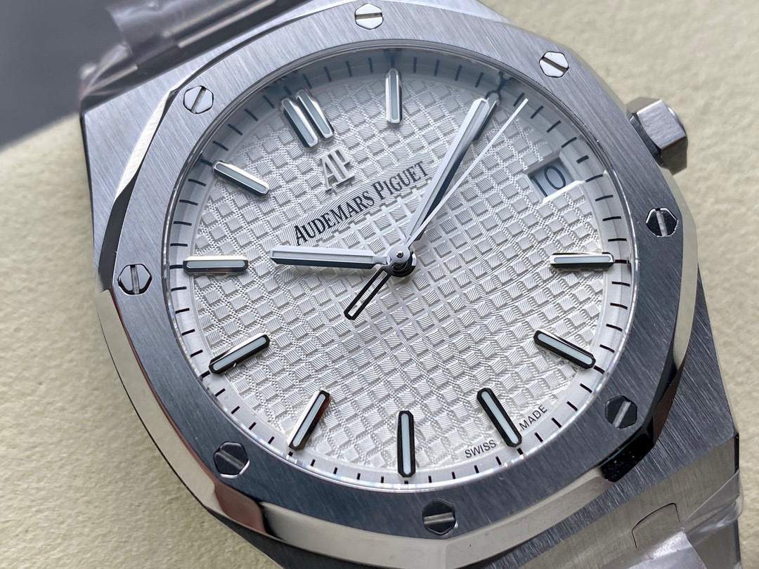 Audemars Piguet Focus on big factory goods