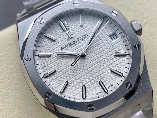 Audemars Piguet Focus on big factory goods