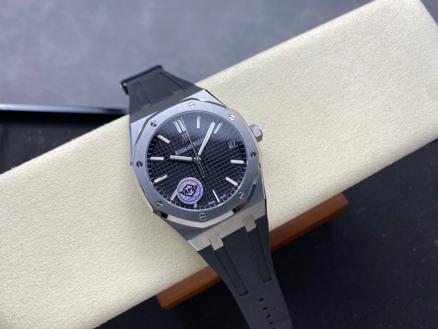 Audemars Piguet Focus on big factory goods