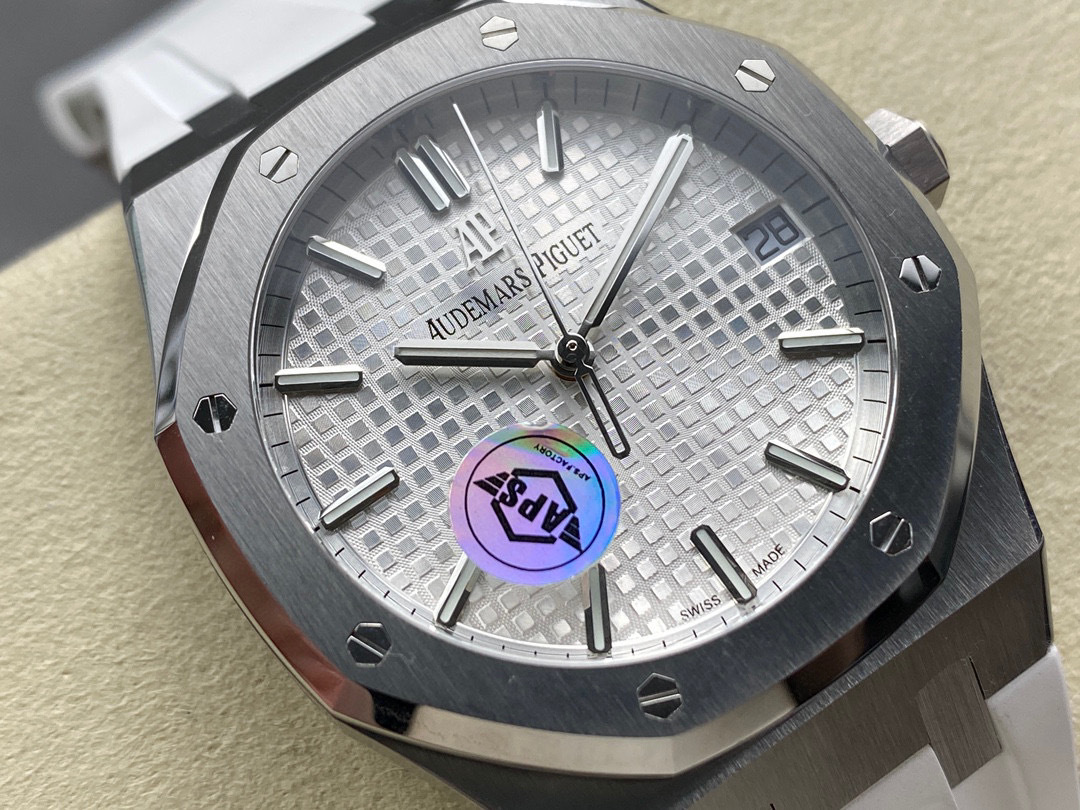 Audemars Piguet si concentra sui grandi beni di fabbrica