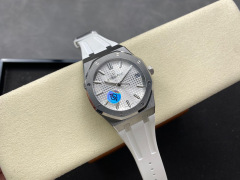 Audemars Piguet si concentra sui grandi beni di fabbrica
