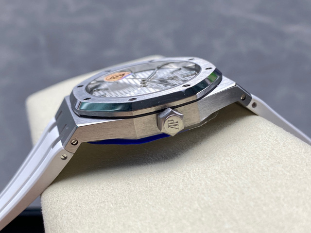 Audemars Piguet si concentra sui grandi beni di fabbrica