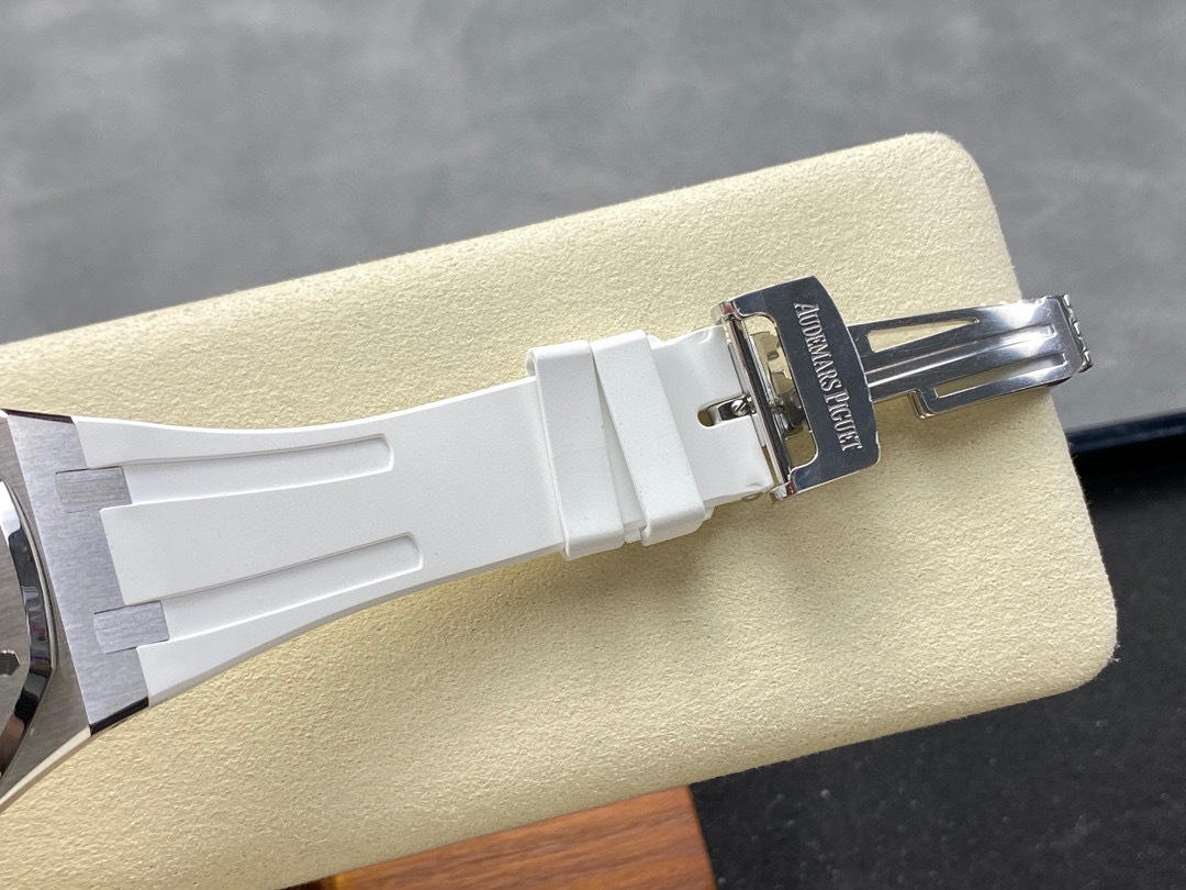 Audemars Piguet si concentra sui grandi beni di fabbrica
