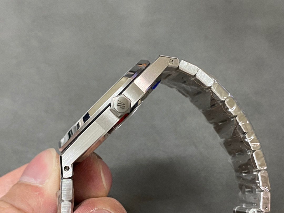 Audemars Piguet Fokus pada barangan kilang besar