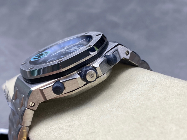 Audemars Piguet Focus on big factory goods