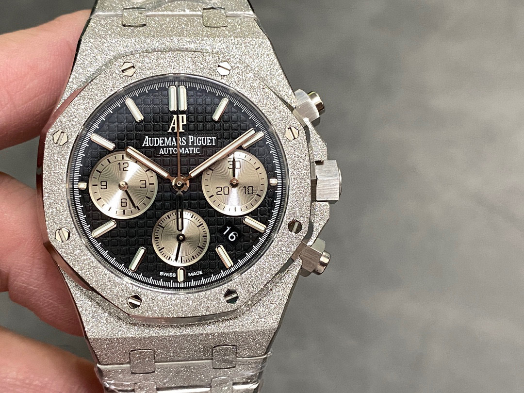 Audemars Piguet si concentra sui grandi beni di fabbrica