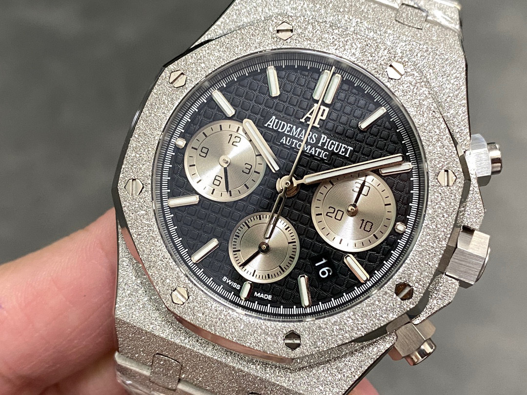 Audemars Piguet si concentra sui grandi beni di fabbrica