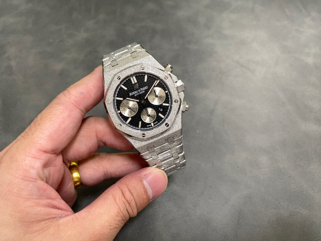 Audemars Piguet si concentra sui grandi beni di fabbrica