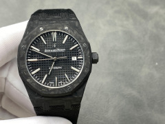Audemars Piguet si concentra sui grandi beni di fabbrica