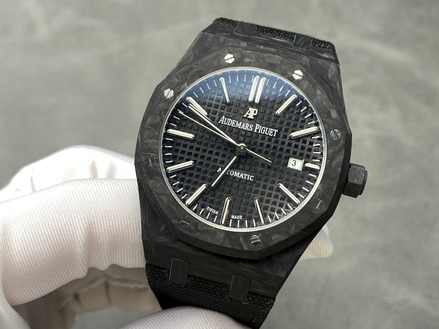 Audemars Piguet si concentra sui grandi beni di fabbrica