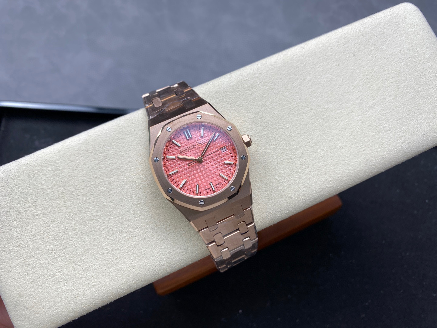 Audemars Piguet Fokus pada barangan kilang besar
