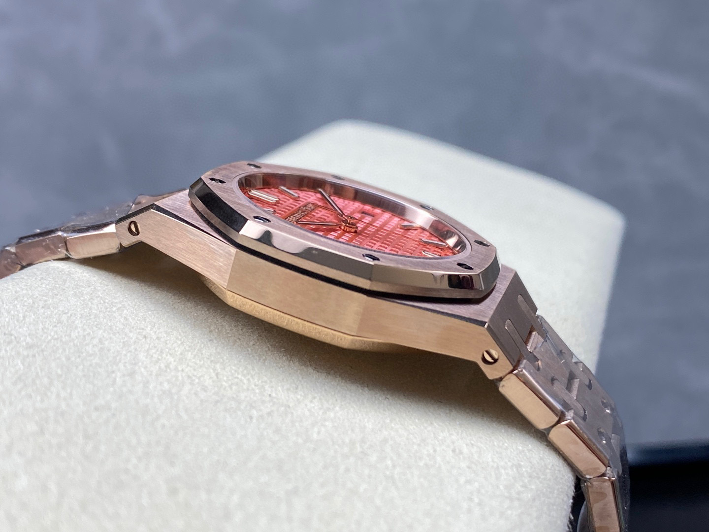 Audemars Piguet Fokus pada barangan kilang besar