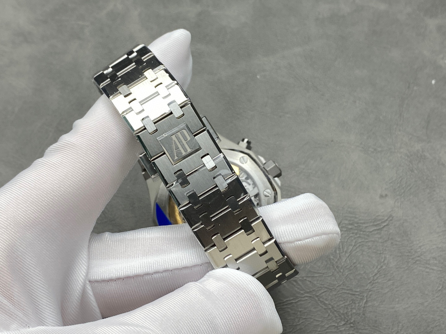 Audemars Piguet si concentra sui grandi beni di fabbrica