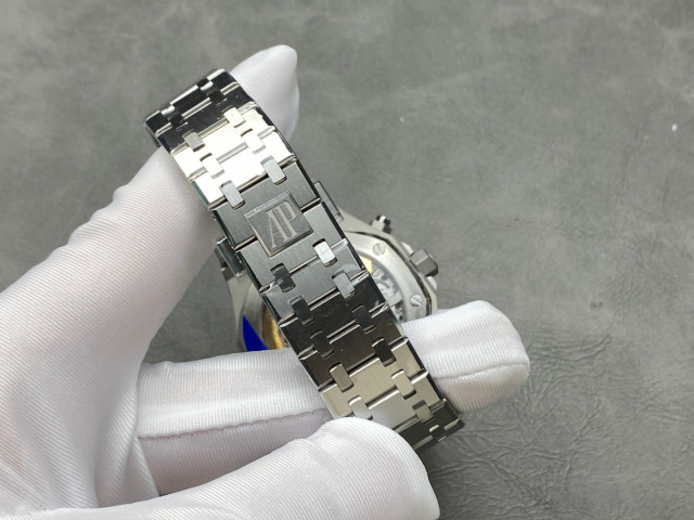 Audemars Piguet si concentra sui grandi beni di fabbrica