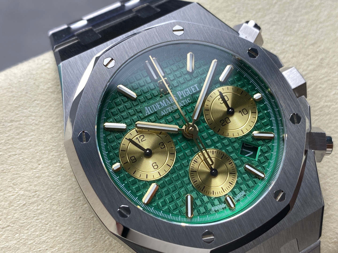 Audemars Piguet si concentra sui grandi beni di fabbrica