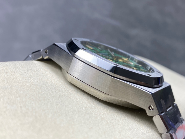 Audemars Piguet si concentra sui grandi beni di fabbrica