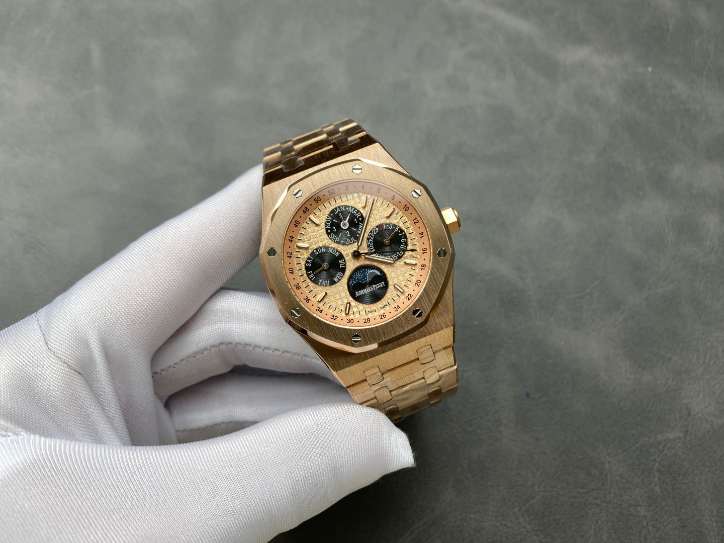 Audemars Piguet Fokus pada barangan kilang besar