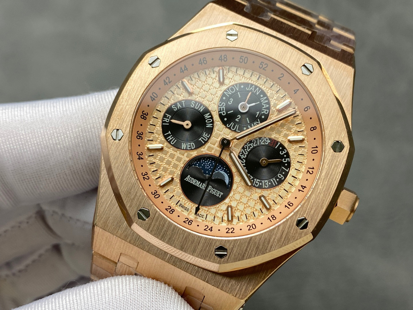 Audemars Piguet Fokus pada barangan kilang besar