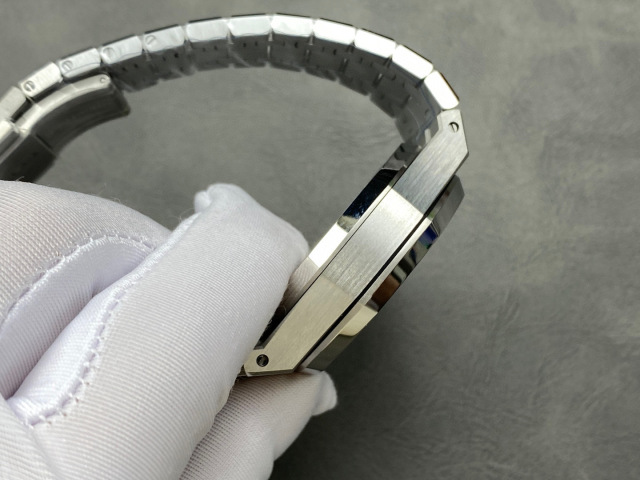 Audemars Piguet si concentra sui grandi beni di fabbrica