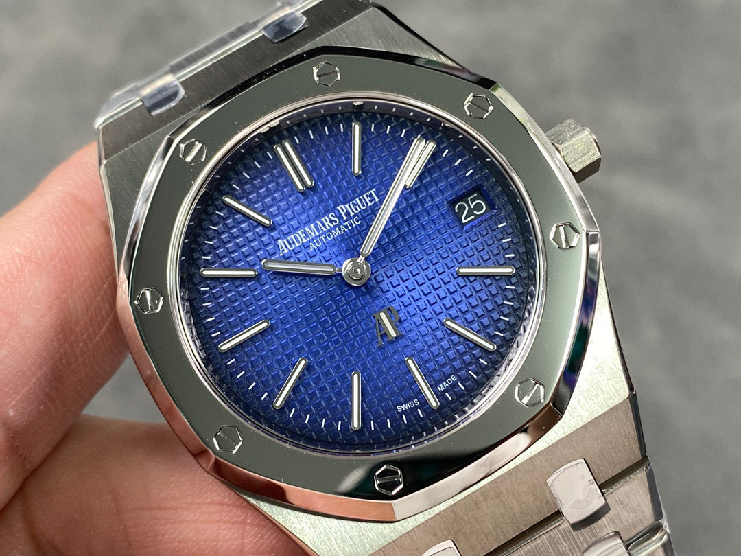 Audemars Piguet si concentra sui grandi beni di fabbrica