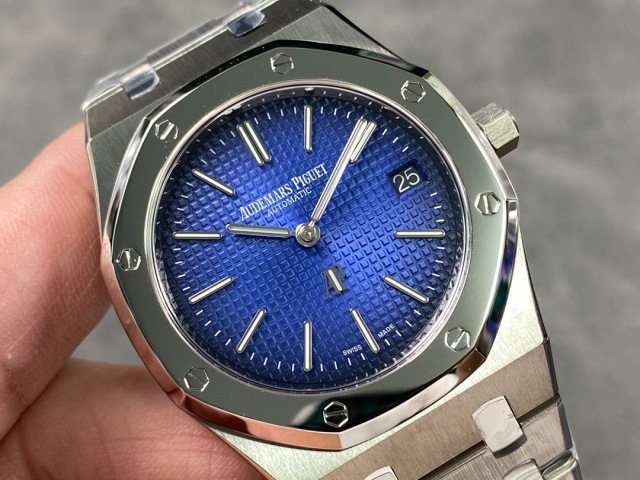 Audemars Piguet si concentra sui grandi beni di fabbrica