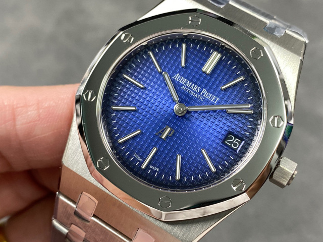 Audemars Piguet si concentra sui grandi beni di fabbrica