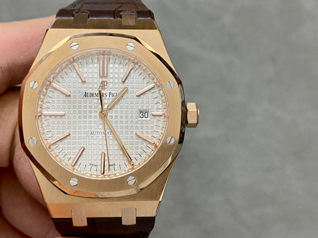 Audemars Piguet si concentra sui grandi beni di fabbrica