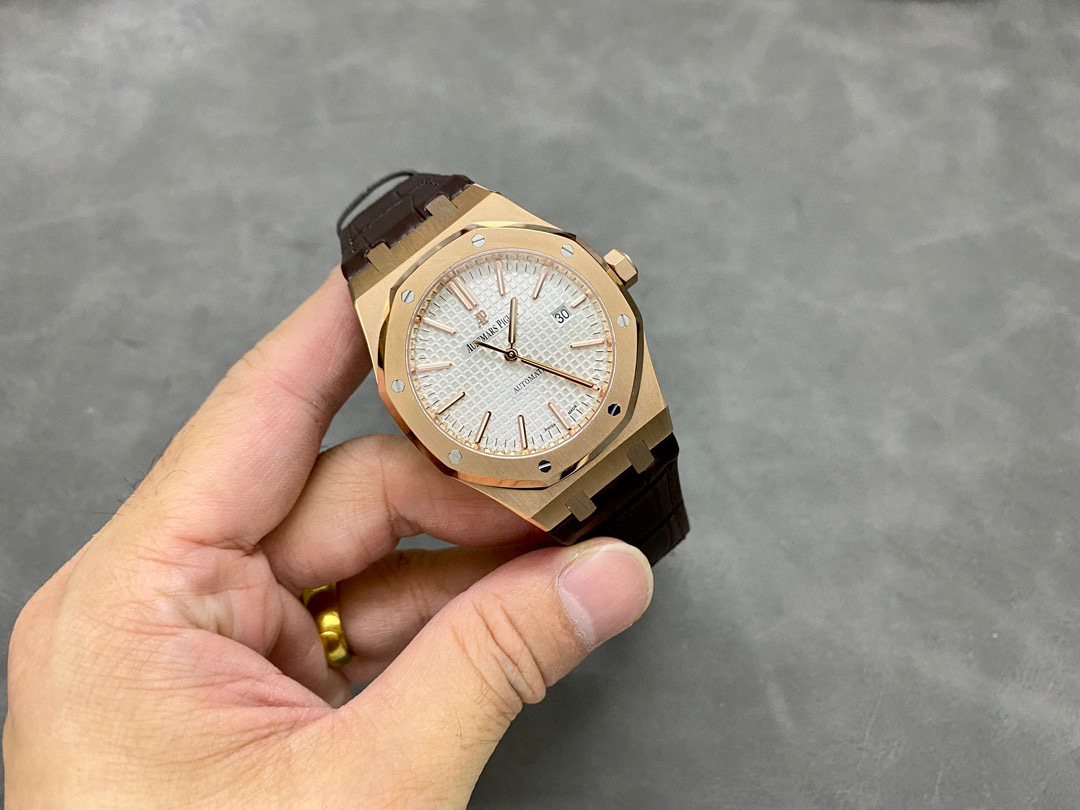 Audemars Piguet si concentra sui grandi beni di fabbrica
