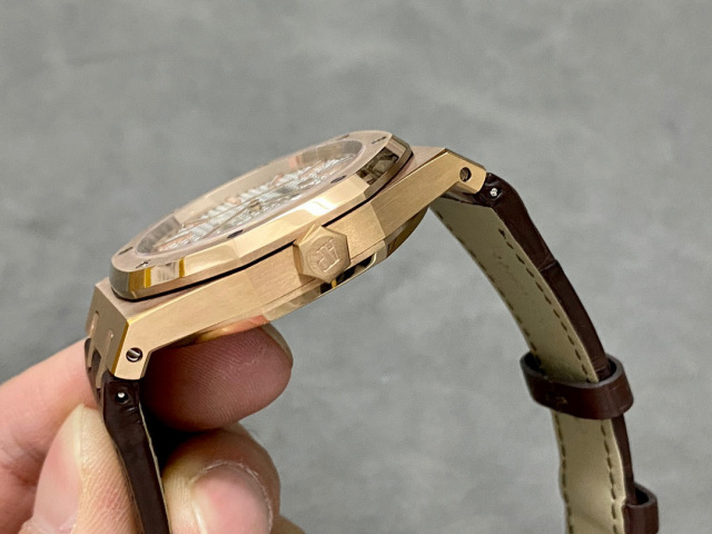 Audemars Piguet si concentra sui grandi beni di fabbrica