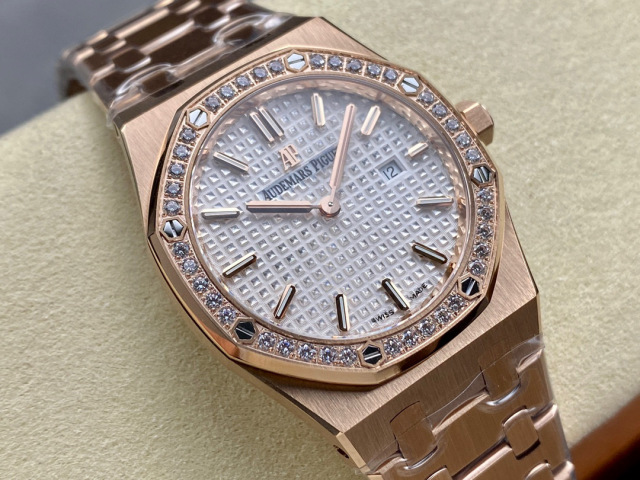 Audemars Piguet Focus on big factory goods