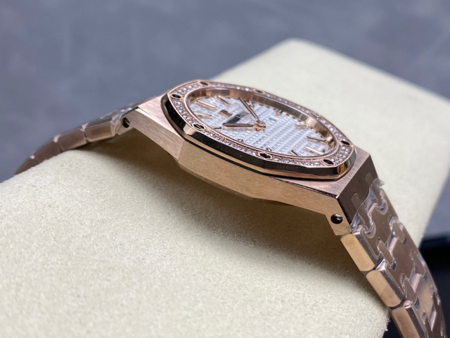 Audemars Piguet Focus on big factory goods