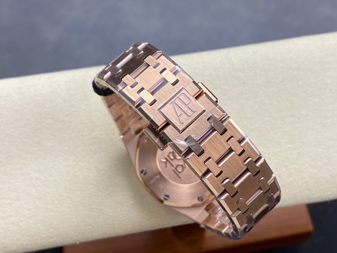 Audemars Piguet Focus on big factory goods