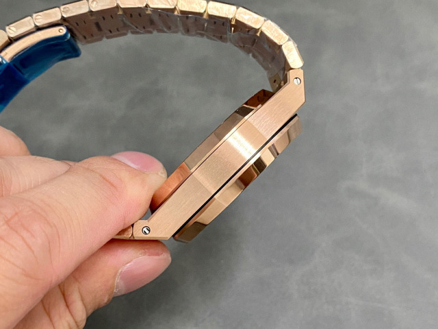 Audemars Piguet si concentra sui grandi beni di fabbrica