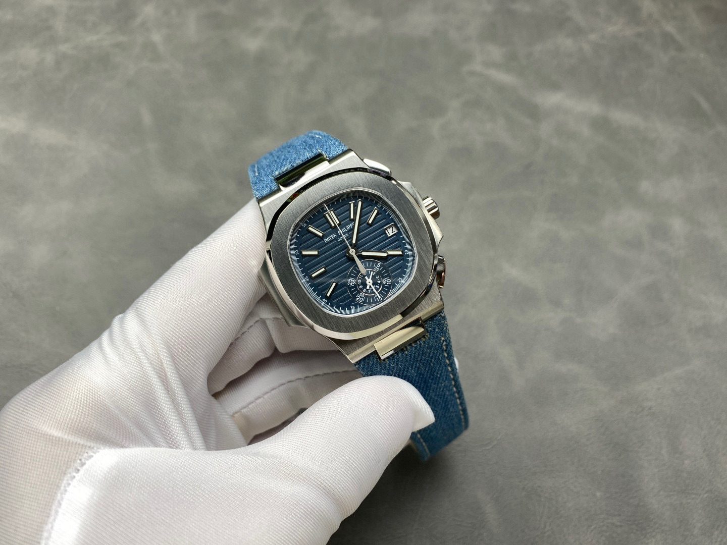 Patek Philippe Fokus pada barangan kilang besar