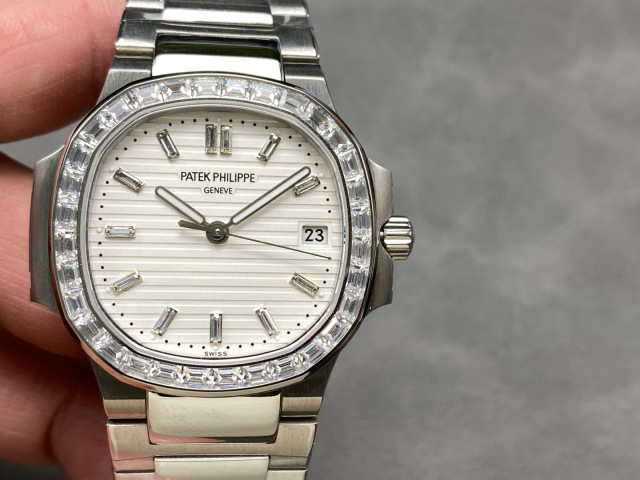 Patek Philippe Fokus pada barangan kilang besar