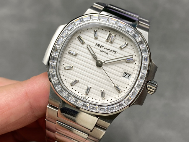 Patek Philippe Fokus pada barangan kilang besar