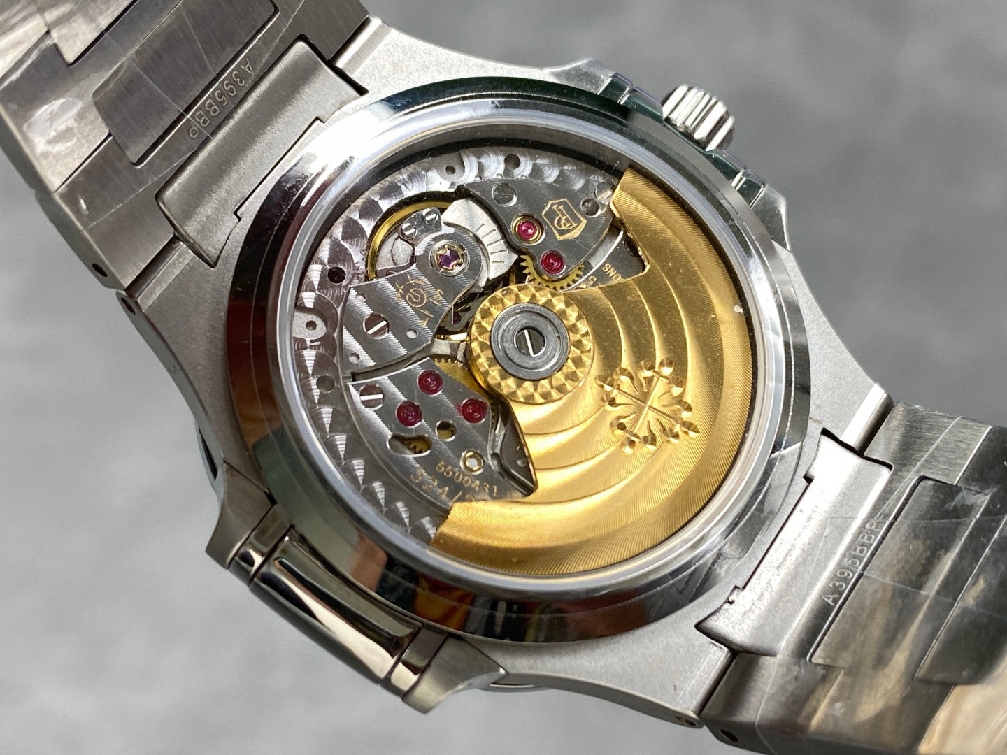 Patek Philippe Fokus pada barangan kilang besar