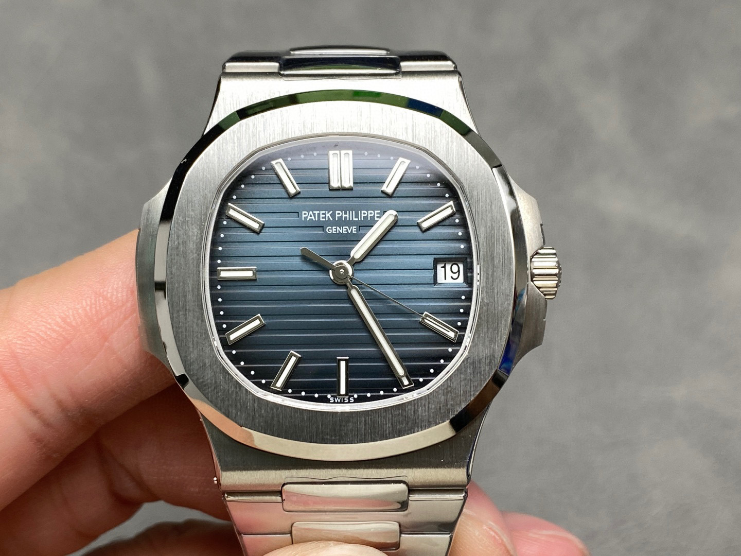 Patek Philippe Fokus pada barangan kilang besar